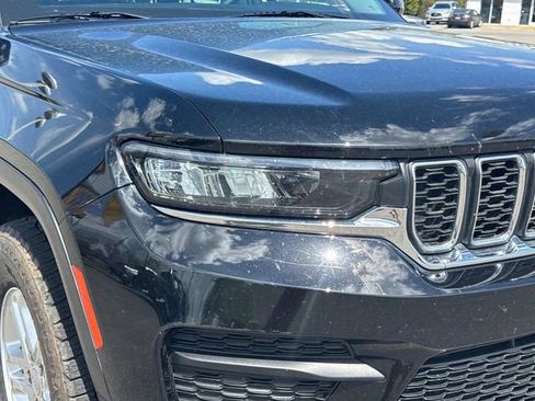 Used 2023 Jeep Grand Cherokee Laredo AWD/4WD image 10