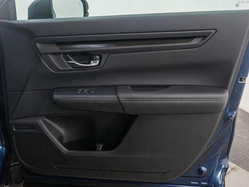 Used 2025 Honda CR-V EX image 11
