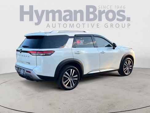 Certified 2023 Nissan Pathfinder Platinum image 3