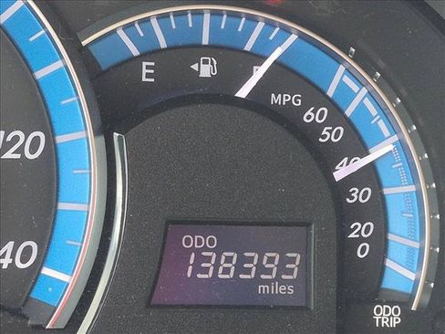 Used 2013 Toyota Camry LE FWD image 9