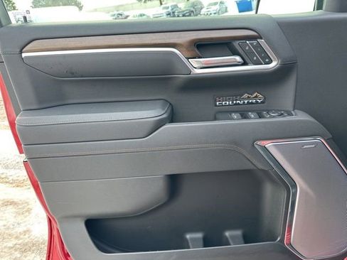 Used 2025 Chevrolet Silverado 1500 High Country w/ Technology Package image 38