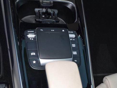 Used 2023 Mercedes-Benz GLB 250 image 32