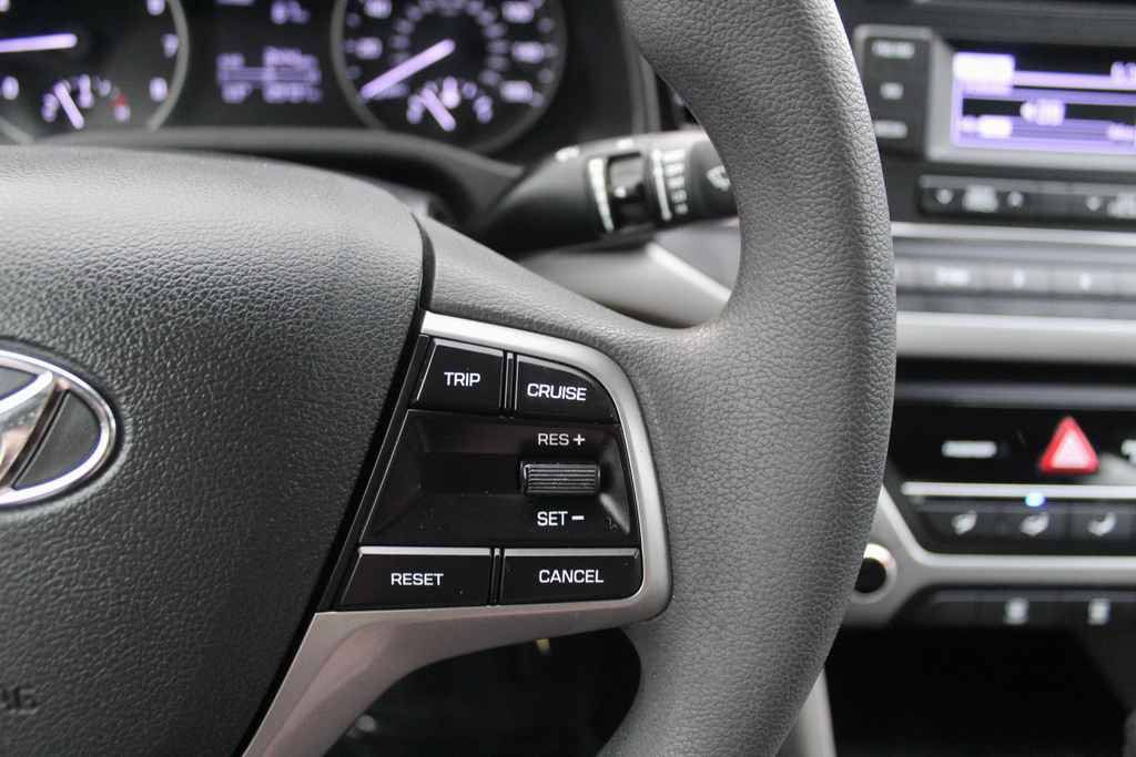 Used 2017 Hyundai Elantra SE FWD image 17