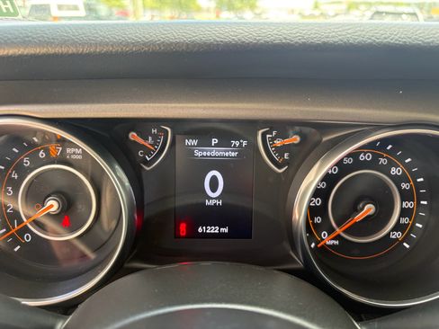 Used 2023 Jeep Gladiator Sport AWD/4WD image 14