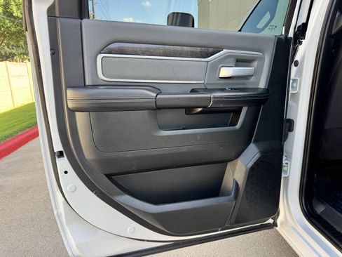 Used 2022 RAM 2500 Big Horn AWD/4WD image 12