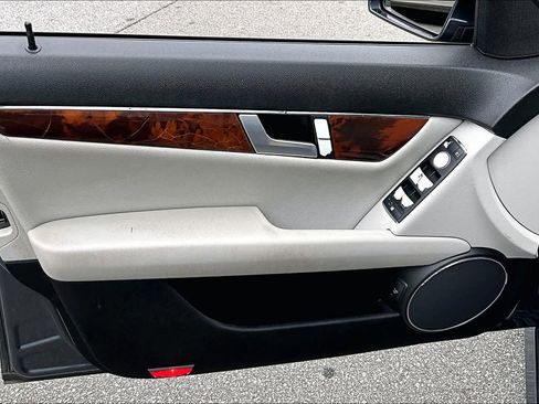 Used 2010 Mercedes-Benz C 300 Sport image 18