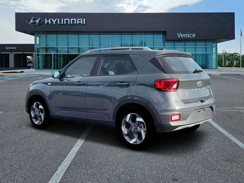 New 2026 Hyundai Venue SEL FWD image 4