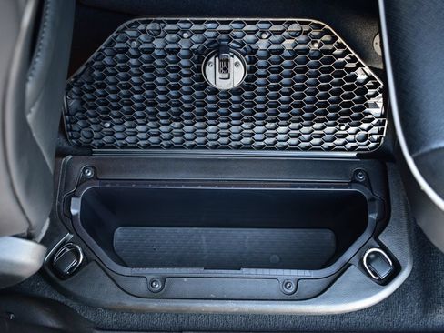 Used 2025 RAM 1500 Laramie AWD/4WD image 31