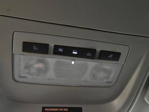 Used 2018 GMC Canyon SLE image 21