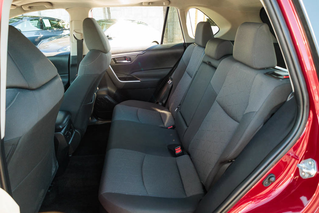 Used 2021 Toyota RAV4 XLE w/ Convenience Package AWD/4WD image 33