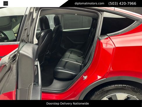 Used 2021 Tesla Model Y Long Range image 17