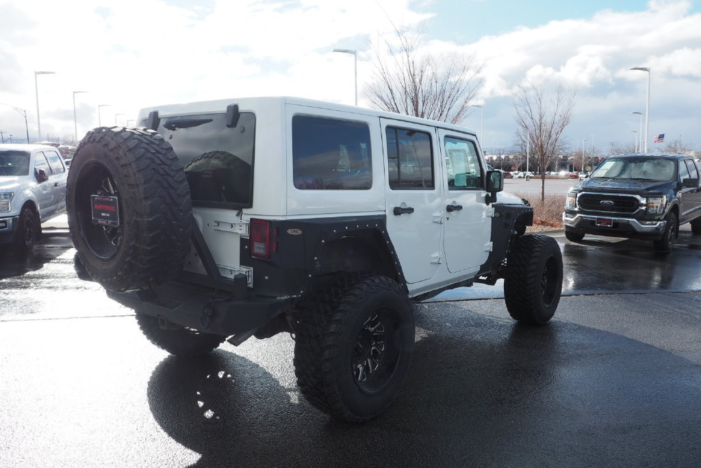 Used 2017 Jeep Wrangler Unlimited Sahara AWD/4WD image 5