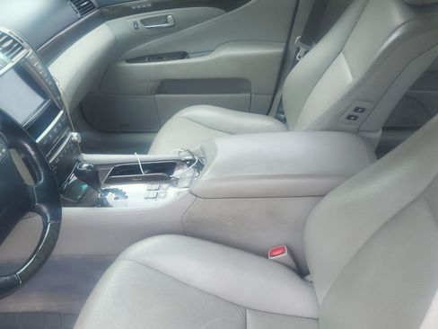 Used 2010 Lexus LS 460 L w/ Luxury Pkg AWD/4WD image 7