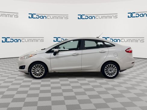 Used 2016 Ford Fiesta Titanium FWD image 5