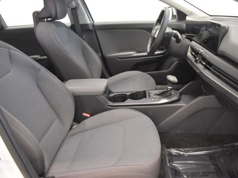 Used 2025 Kia K4 FWD image 18