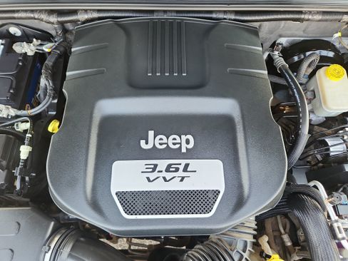 Used 2013 Jeep Wrangler Unlimited Sport AWD/4WD image 23