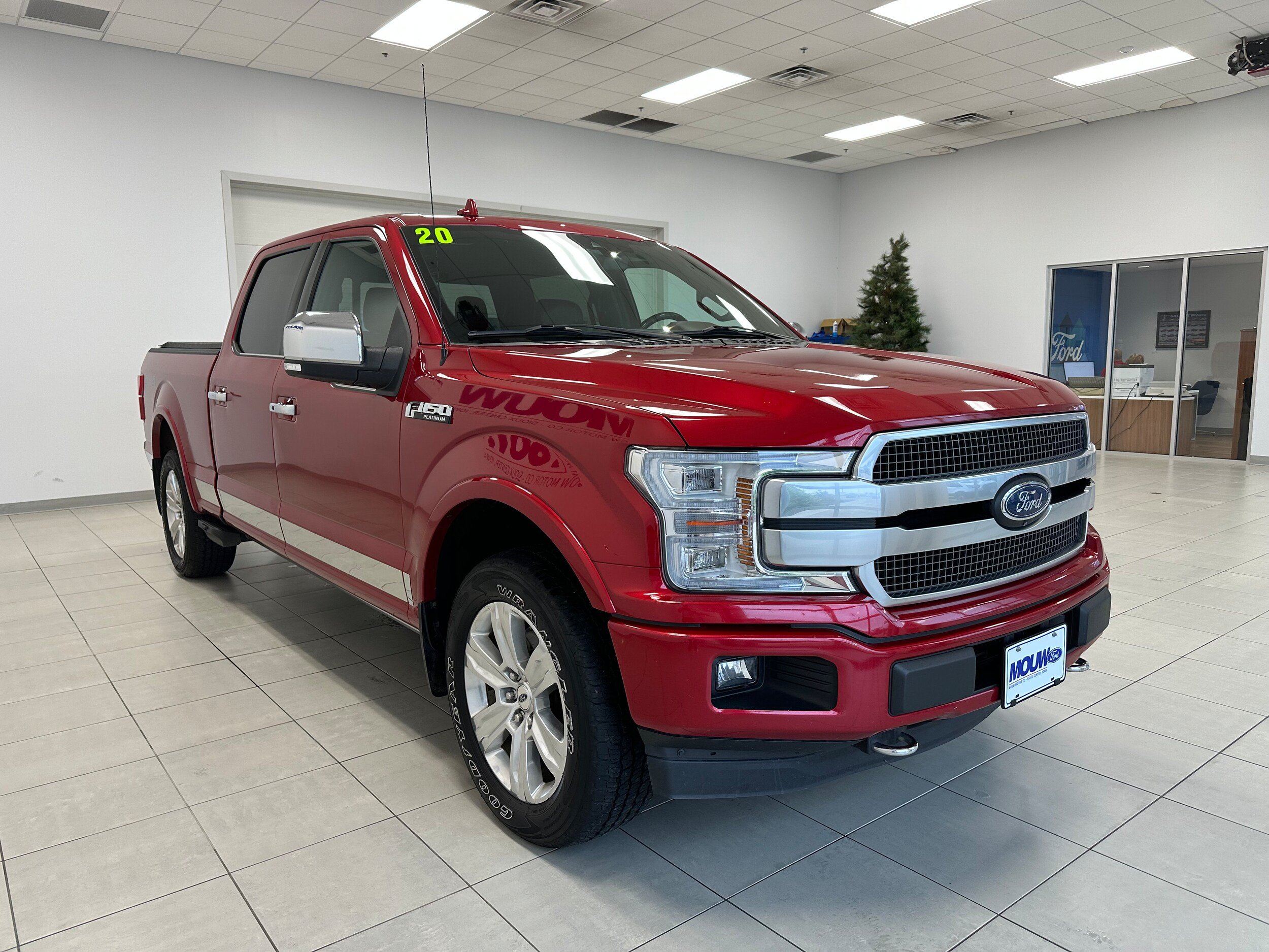 Used 2020 Ford F150 Platinum w/ Equipment Group 701A Luxury AWD/4WD image 4