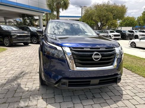 Used 2025 Nissan Pathfinder SV FWD image 18