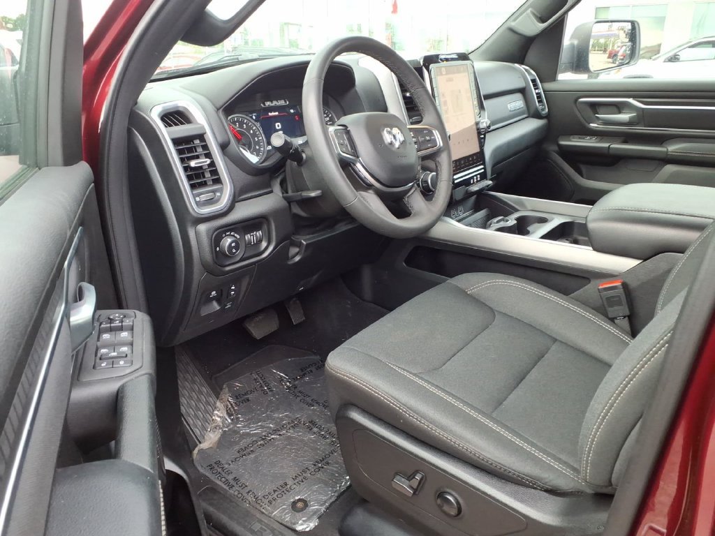 Used 2025 RAM 1500 Big Horn AWD/4WD image 9