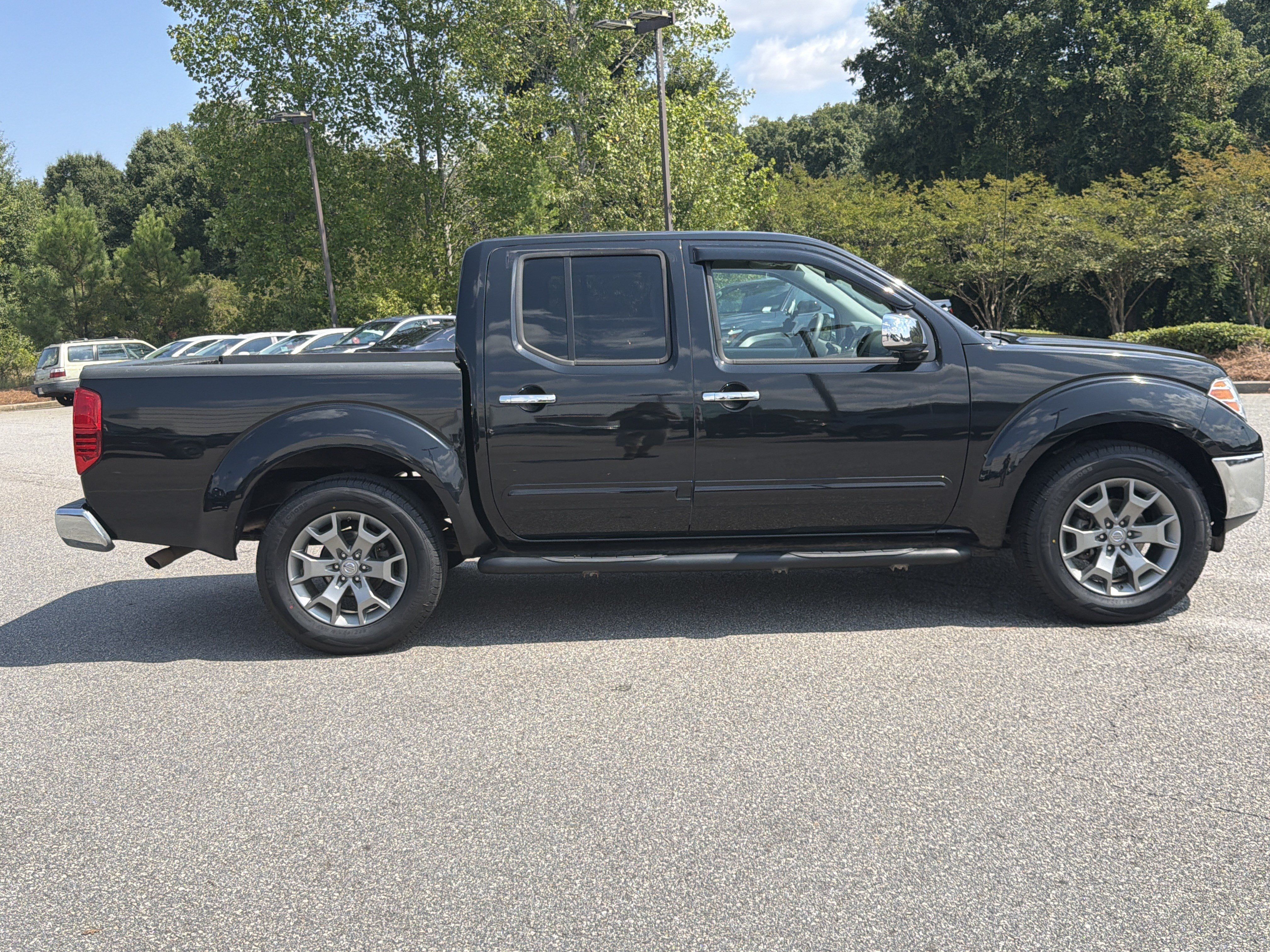 Used 2019 Nissan Frontier SL RWD image 17