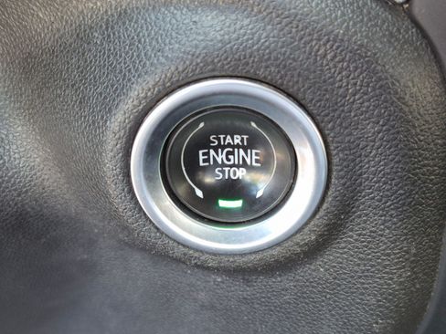 Used 2022 Chevrolet Silverado 1500 LT AWD/4WD image 19