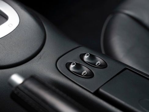 Used 2004 Porsche 911 Carrera 4S image 28