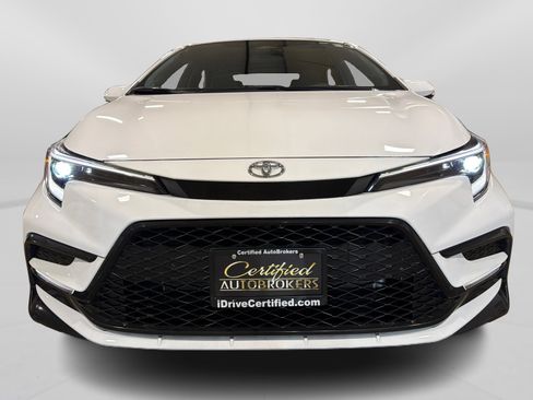 Used 2023 Toyota Corolla SE w/ Carpet Mat Package (TMS) FWD image 10