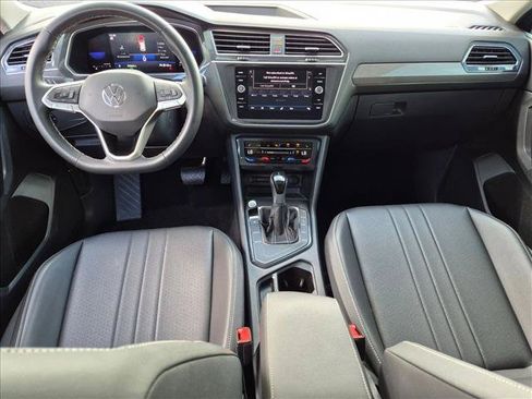 Used 2023 Volkswagen Tiguan SE FWD image 16