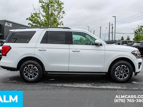 Used 2024 Ford Expedition XLT RWD image 8