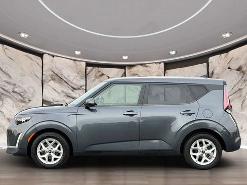 Used 2023 Kia Soul LX w/ Option Group 015 FWD image 11