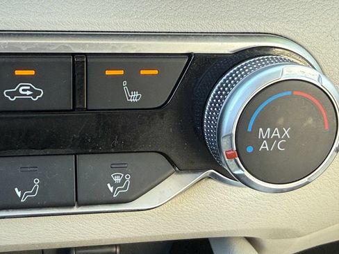 Used 2023 Nissan Altima 2.5 SV w/ SV Premium Package FWD image 21