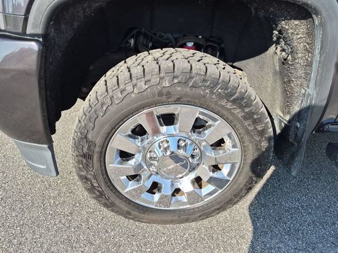 Used 2016 GMC Sierra 2500 Denali w/ Duramax Plus Package AWD/4WD image 3
