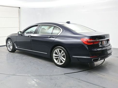 Used 2018 BMW 750i xDrive image 29