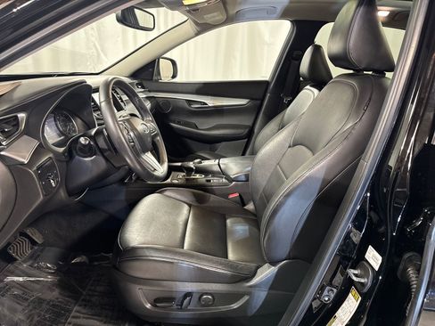 Used 2019 INFINITI QX50 Luxe w/ Navigation Package image 3