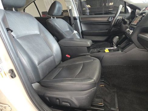 Used 2015 Subaru Legacy 3.6R Limited AWD/4WD image 3