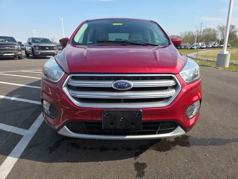 Used 2017 Ford Escape SE image 3