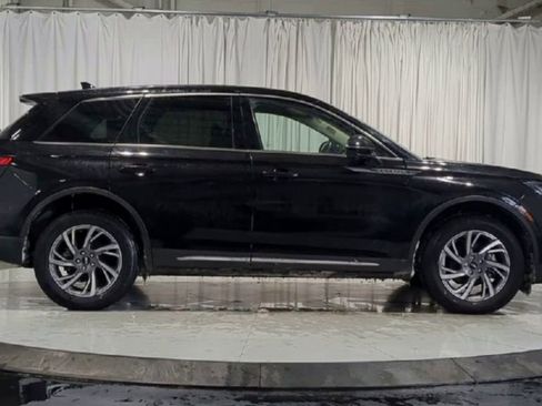 Used 2023 Lincoln Corsair AWD w/ Equipment Group 101A image 9