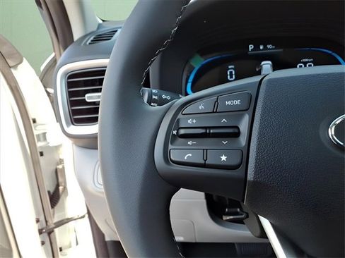 New 2025 Hyundai Venue SEL image 14