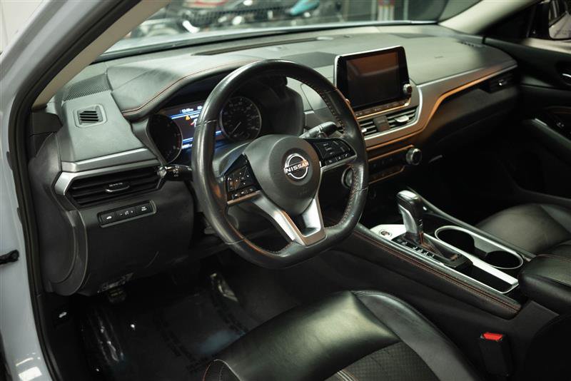 Used 2023 Nissan Altima 2.5 SR FWD image 9