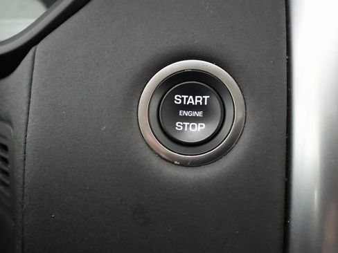 Used 2024 Land Rover Discovery S image 18