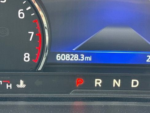 Used 2022 Ford Explorer XLT w/ Equipment Group 202A image 21