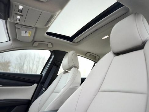 Used 2024 MAZDA MAZDA3 s image 16