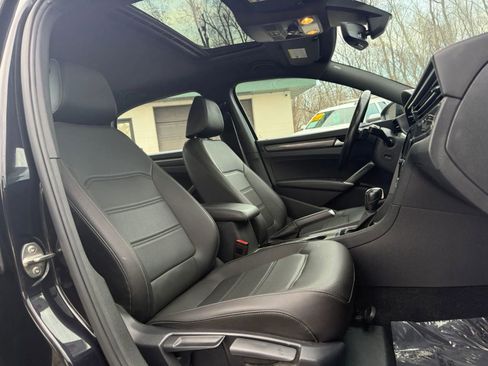 Used 2022 Volkswagen Passat 2.0T R-Line image 17