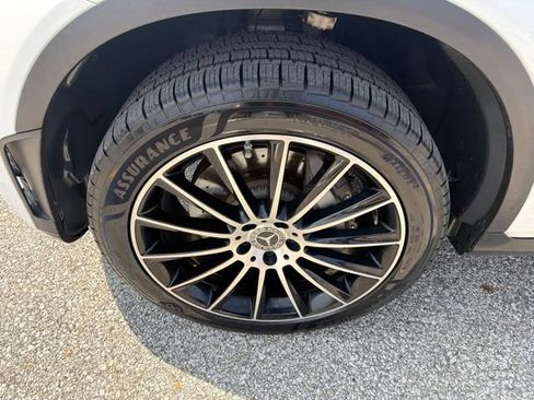 Used 2022 Mercedes-Benz GLC 300 4MATIC image 37