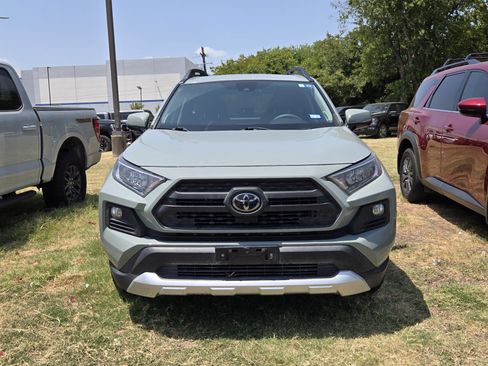 Used 2019 Toyota RAV4 Adventure AWD/4WD image 2