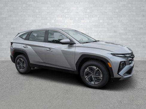 New 2026 Hyundai Tucson Blue SE image 1