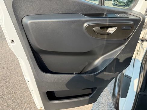 Used 2024 Mercedes-Benz Sprinter 2500 image 9