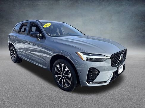 Used 2024 Volvo XC60 B5 Plus image 4