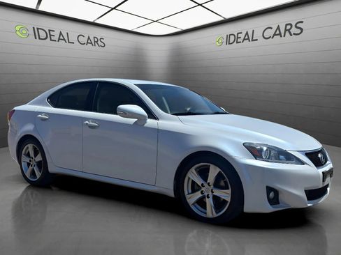 Used 2011 Lexus IS 250 w/ Premium Pkg Value Edition RWD image 3