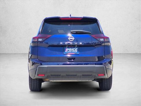 Used 2025 Nissan Rogue SV FWD image 7